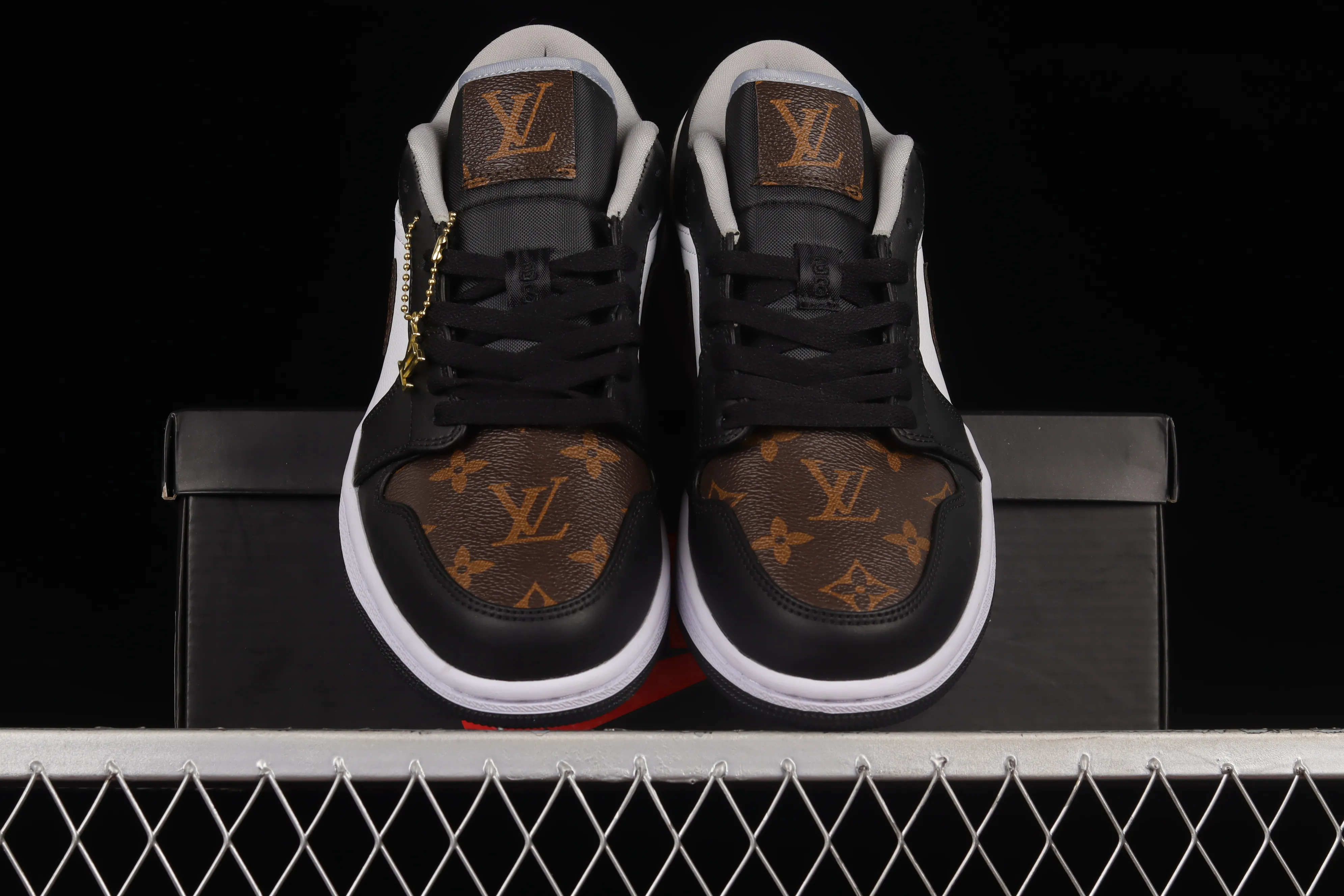All categories Air Jordan Jordan series basketball shoes Air Jordan 1 Low Donkey brand x Air Jordan 1 AJ1 Joe 1 customized version low-top retro culture basketball shoes 553558-039